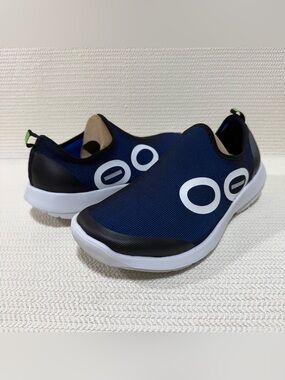 OOFOS OOMG Sport Recovery Slip On Shoes Navy Blue Men’s 9.5